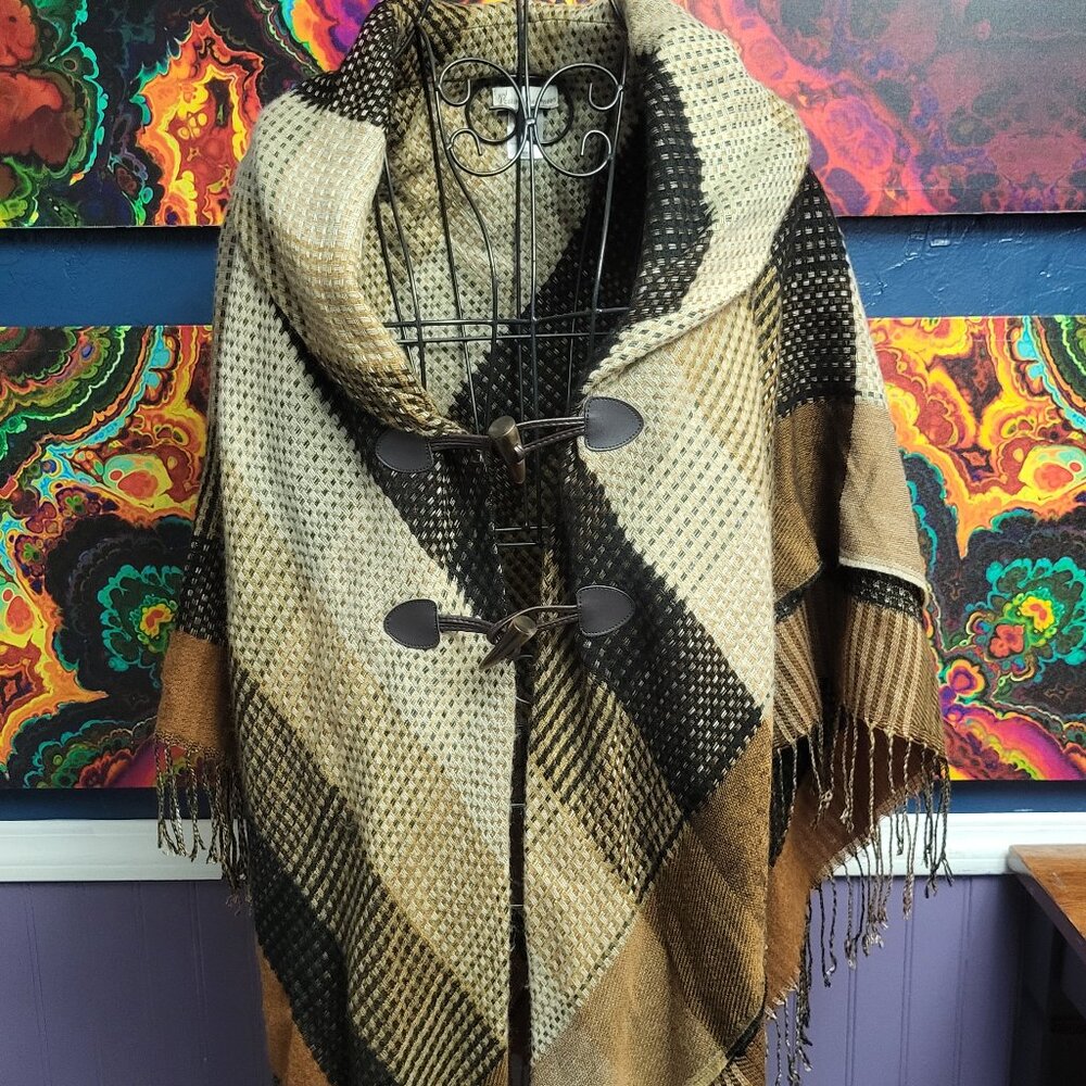 Collection Eighteen ~ ONE Size ~ Button Shawl Wrap ~ Excellent Condition